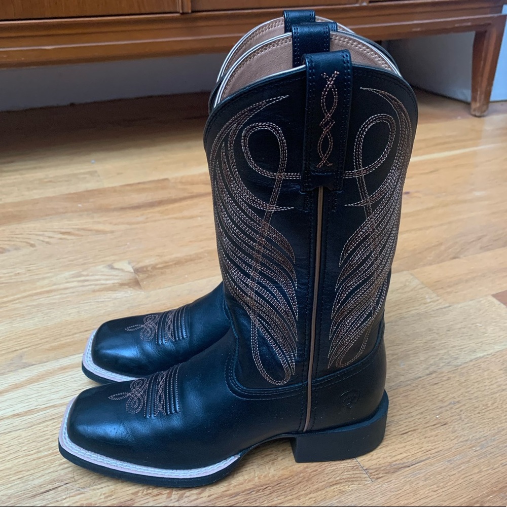 Ariat Women’s Round Up Square Toe Western Boot